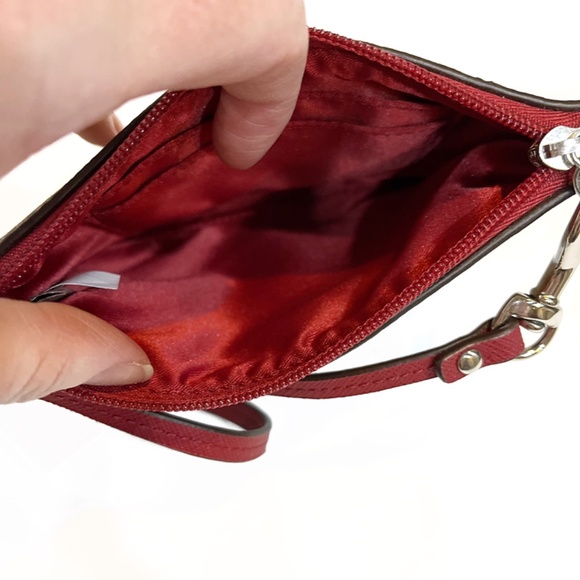 NWT Coach Khaki/Red Peyton Signature Small Wristlet - Picture 9 of 14